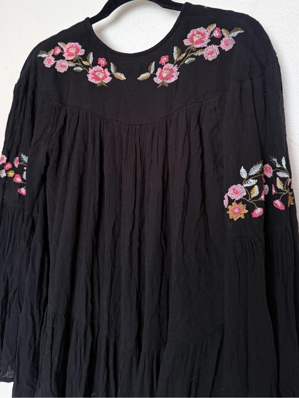 Free People Te Amo Embroidered Mini Dress Black Boho Bell Sleeve M - Picture 7 of 11